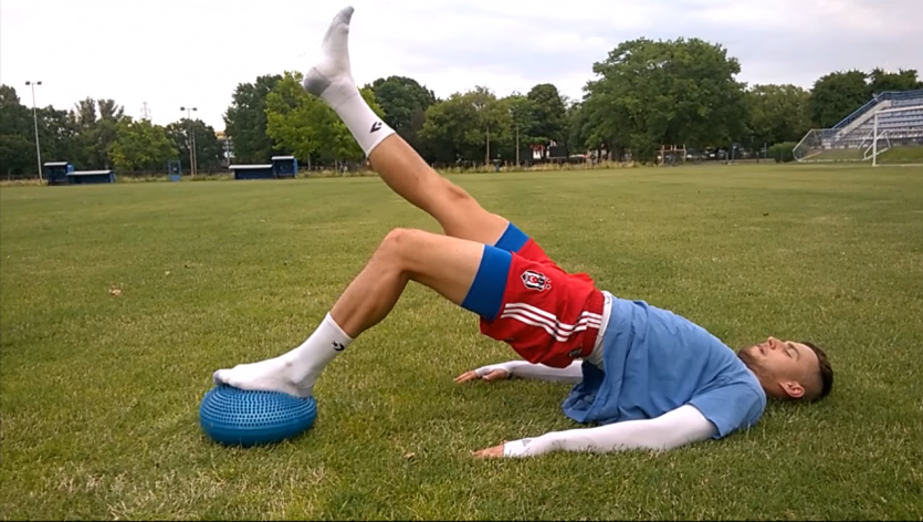 Twój Piłkarski Trening #04: Ćwiczenia na poduszce sensomotorycznej