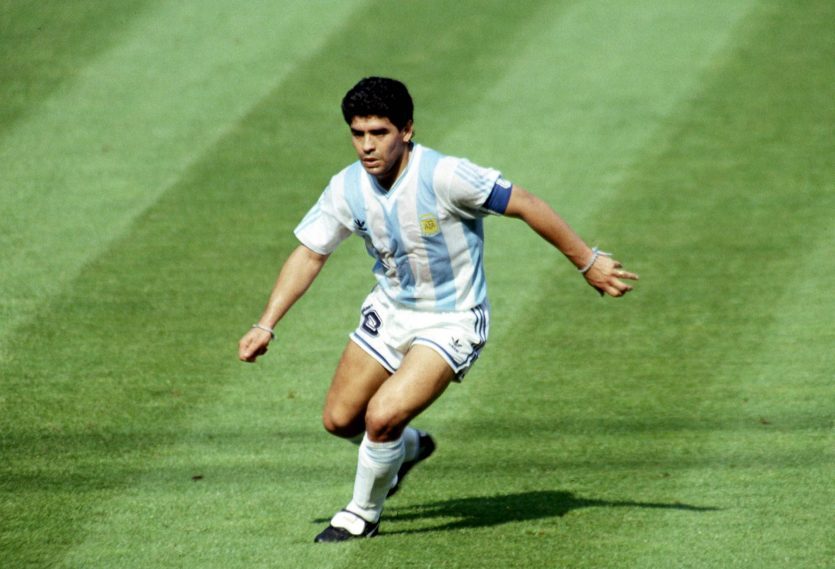 Jak wykonać zwody, z których słynął Diego Maradona?