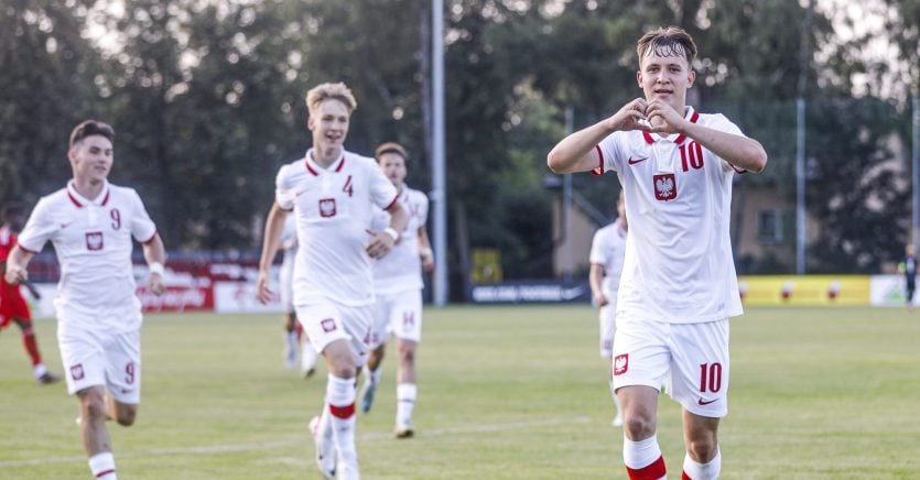 U-17: Dublet Adkonisa i zwycięstwo z Bośnią
